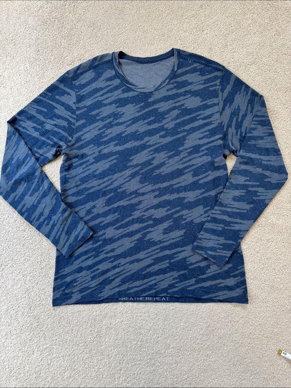 lululemon Men's Metal Vent Tech Long Sleeve Camo Blue SzXL